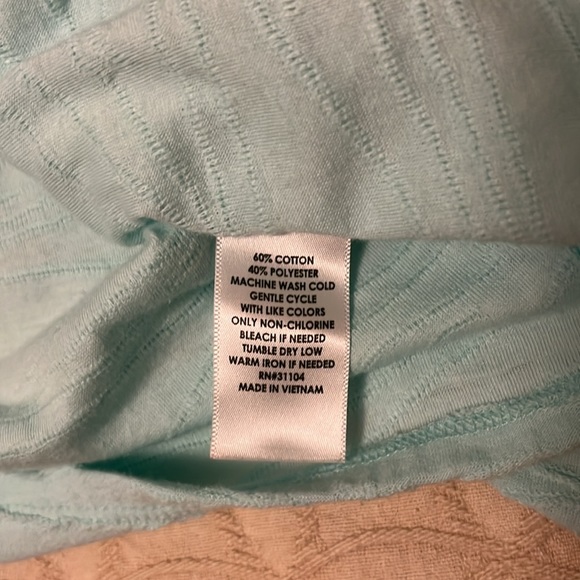 New Directions light blue/green flowy top - Picture 4 of 5